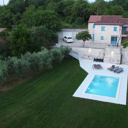 Casa Dei Nonni With Bicycles Included * Oprtalj