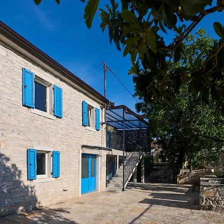Casa Dei Nonni With Bicycles Included Oprtalj